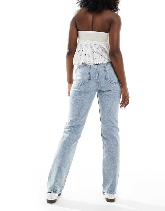 ASOS DESIGN 90-tals raka jeans i ljusblått - Image 2