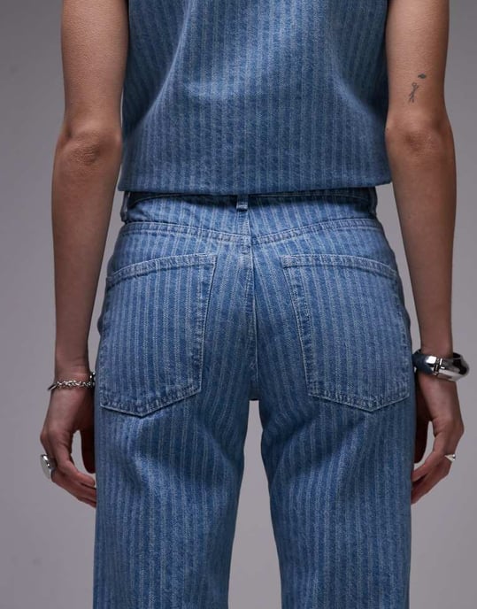 Topshop Runway mid rise rak cropped jeans med blekstrimma - Image 4