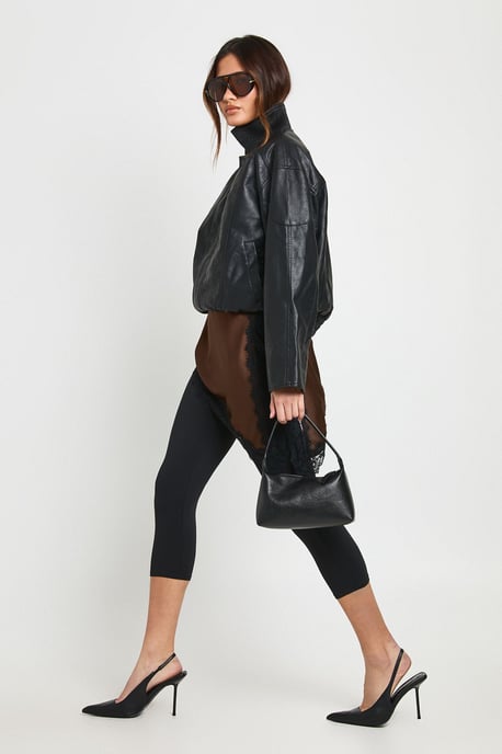 Sculpting Matte Slinky Capri Pant - Image 3