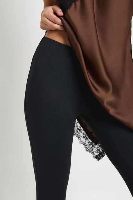 Sculpting Matte Slinky Capri Pant - Image 4