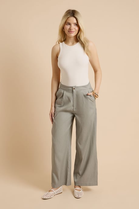 Pleat Front Wide Leg Trouser - Image 4