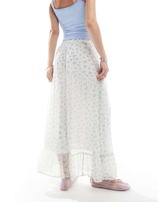 Vero Moda Smilla lager-på-lager midi kjol i blå blomsterstryktur - Image 4