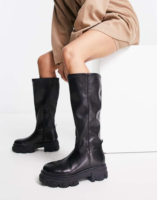 Simply Be Wide Fit knee flat boot with cleated sole in black - Image 4