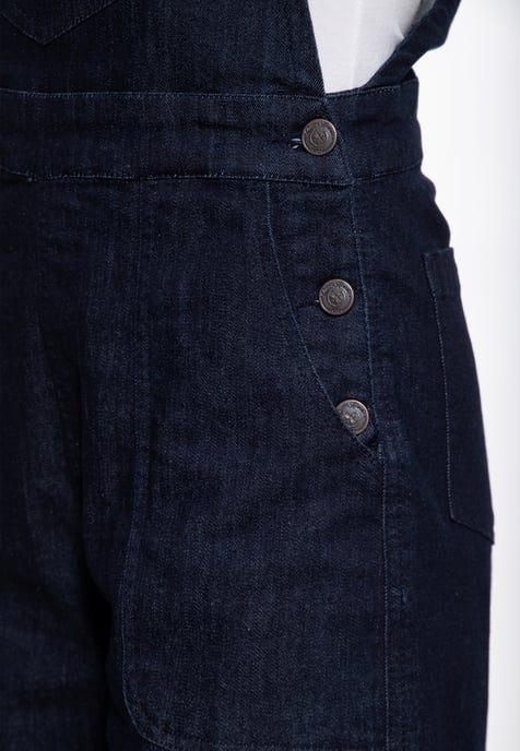 Queen Kerosin Damen Latzshorts - Image 5