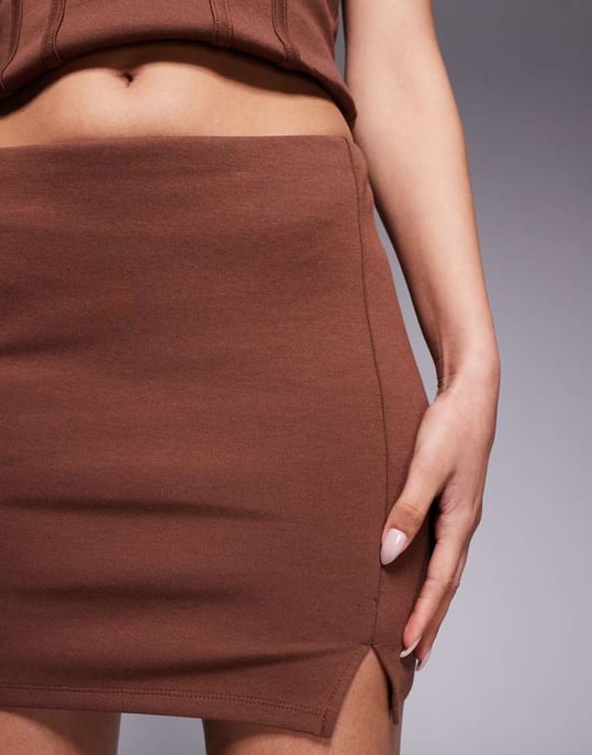 ASOS DESIGN co-ord premium ponte mini kjol i choklad - Image 4
