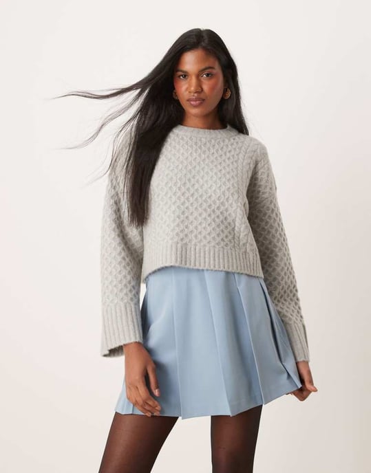ASOS DESIGN skräddarsydd plisserad minikjol i ljusblått - Image 4