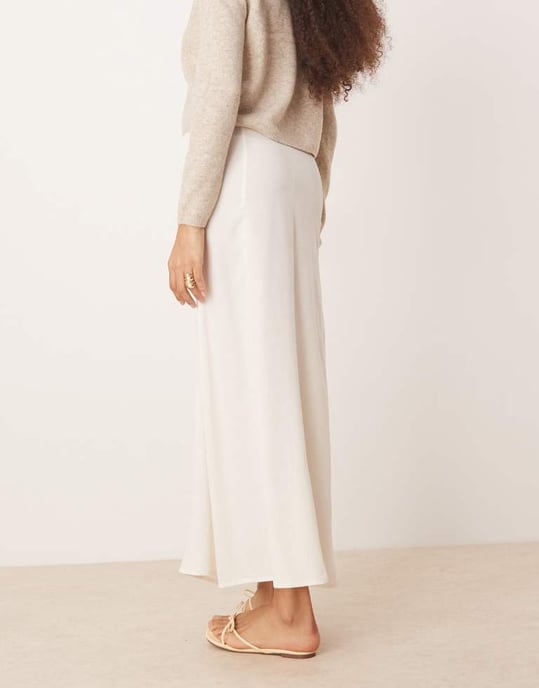 ASOS DESIGN linneblandning knäppning genom maxikjol i elfenben - Image 4