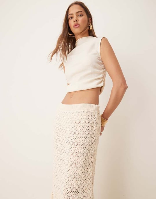 ASOS DESIGN stickad maxikjol i ecru - Image 4