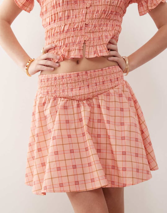 Återvunnen vintage västerländsk minikjol med rynkning i rosa rutigt - Image 3
