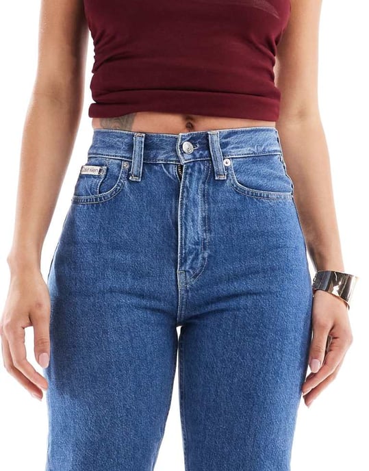 Calvin Klein Jeans hög midja raka jeans i mellanblå tvätt - Image 4