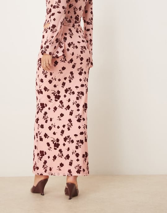 ASOS DESIGN maxi låg midja blommigt flockat genomskinligt kjol set i rosa - Image 2