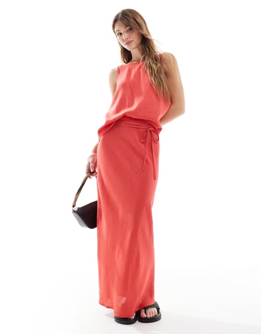 ASOS DESIGN linneblandning sned midi kjol i röd - Image 1