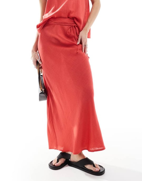 ASOS DESIGN linneblandning sned midi kjol i röd - Image 2
