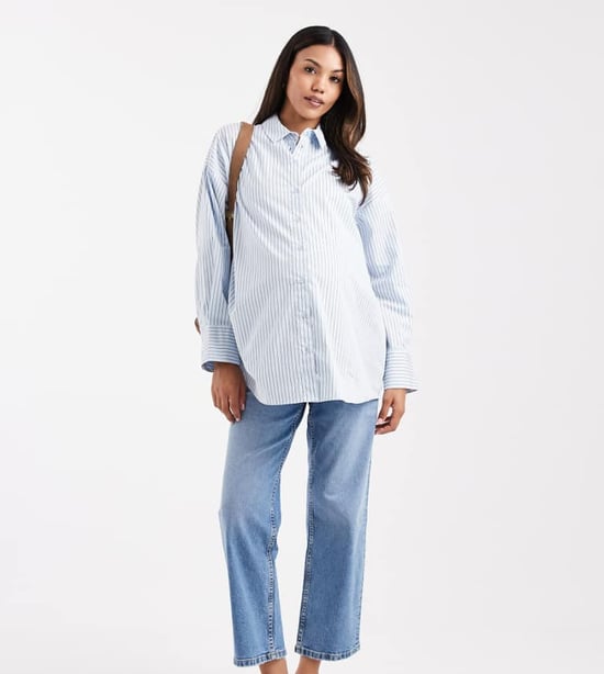 ASOS DESIGN Graviditetsankelsporande bekväma stretch raka benjeans i mid blue - Image 1