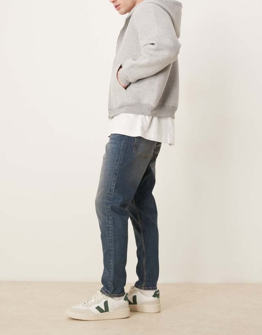 ASOS DESIGN stretch tapered i medelblå tvätt - Image 2