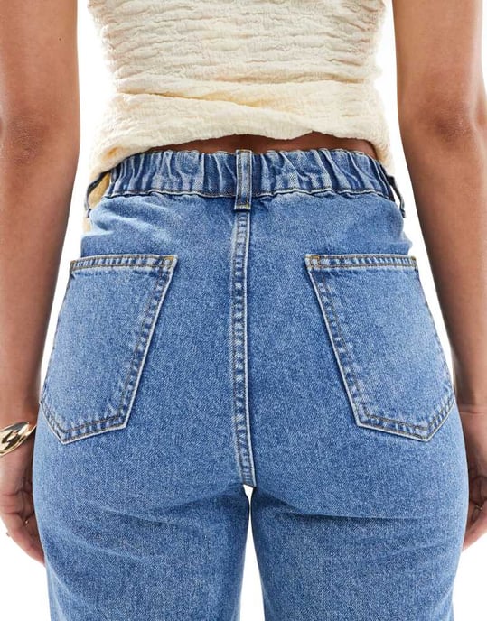 Miss Selfridge midwash jeans med elastisk midja och rak passform - Image 4