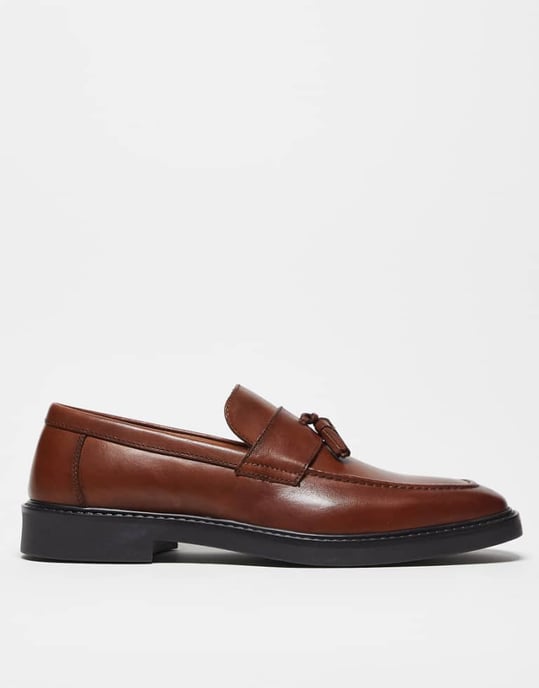 ASOS DESIGN loafers i brunt läder med tofsar - Image 1