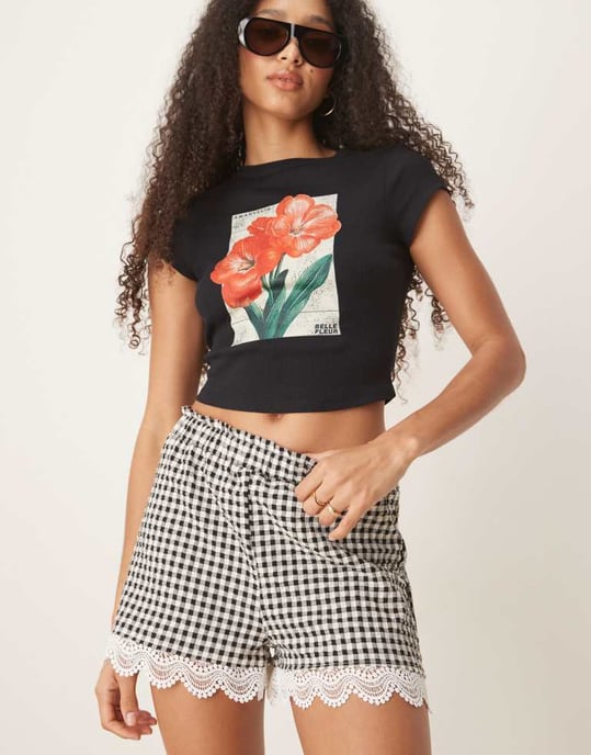 ASOS DESIGN litet shorts med spetsdetaljer i gingham - Image 3