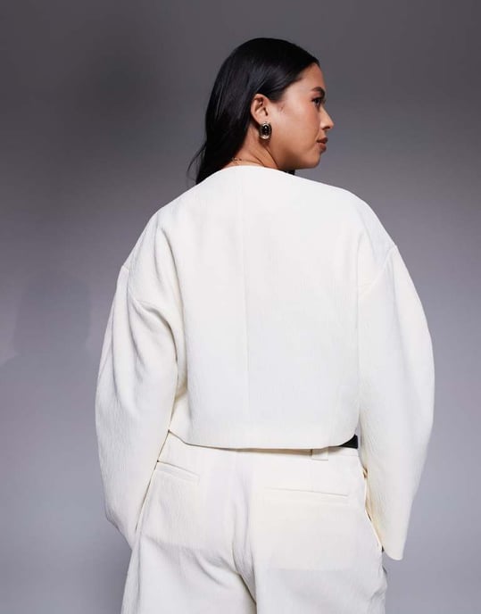 ASOS DESIGN Curve cropped textured blazer co-ord in cream - Image 3