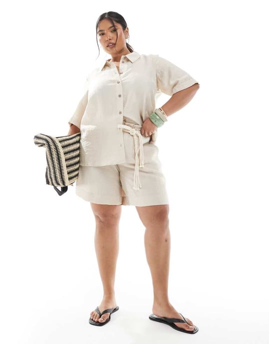 Vero Moda Curve boxy skjorta i havre - Image 2