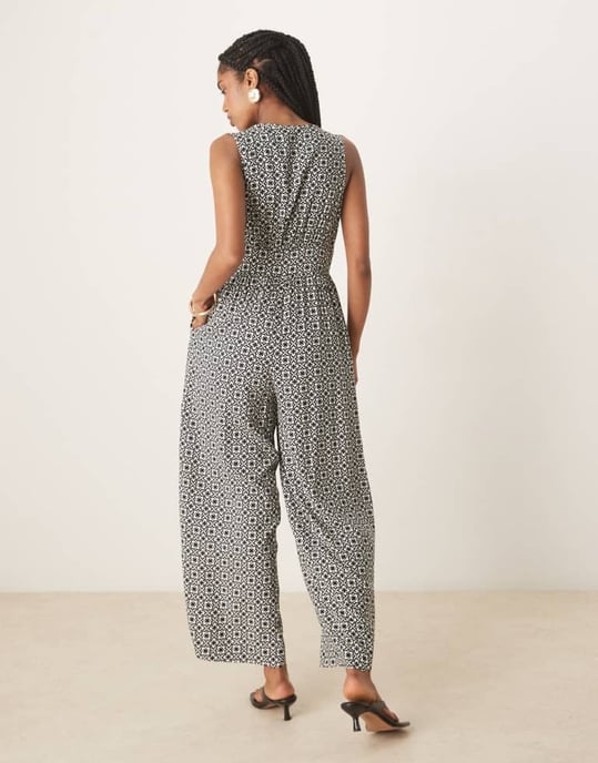Nobody's Child Starlight sleeveless jumpsuit in mono geo print - Image 3