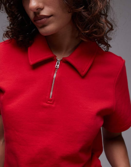 ARKET kortärmad polo med zip i röd - Image 3