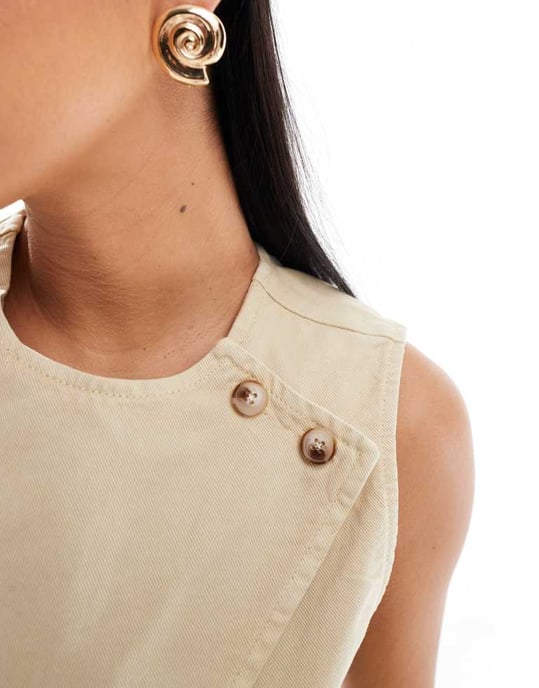 ASOS DESIGN denim västset i sand - Image 2