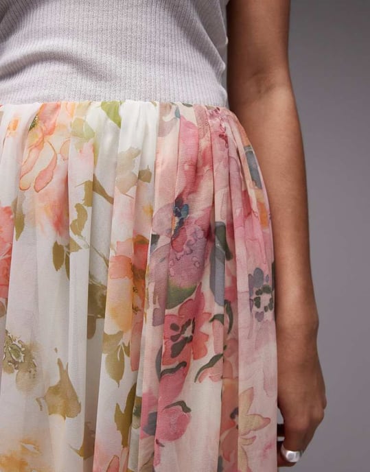 ASOS DESIGN spjälkad draperad maxiskjorta i blandat blommönster - Image 3