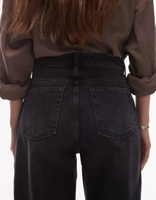 Topshop Kort hög midja rak jeans i tvättad svart - Image 4