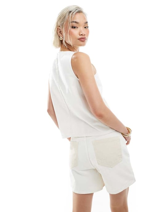 ASOS DESIGN pappa shorts med tvåfärgade paneler i ecru och beige co-ord - Image 2