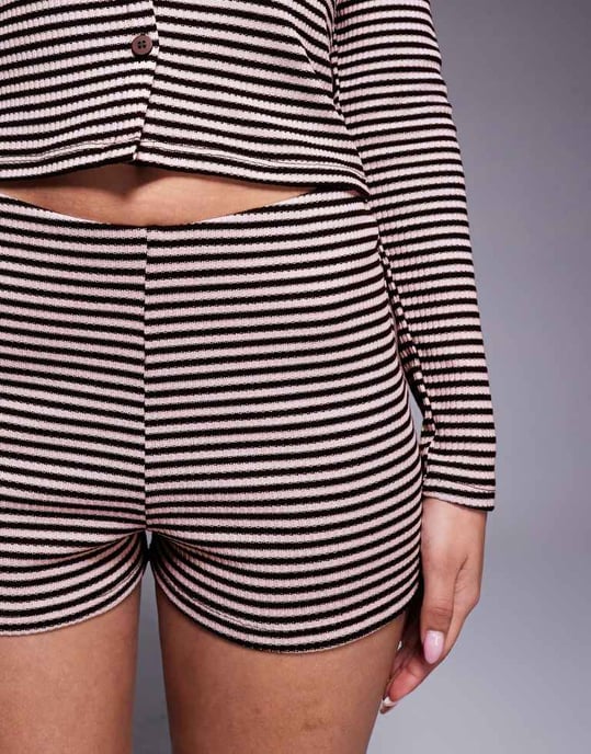 ASOS DESIGN matchande randig mini shorts i svart och vitt - Image 3