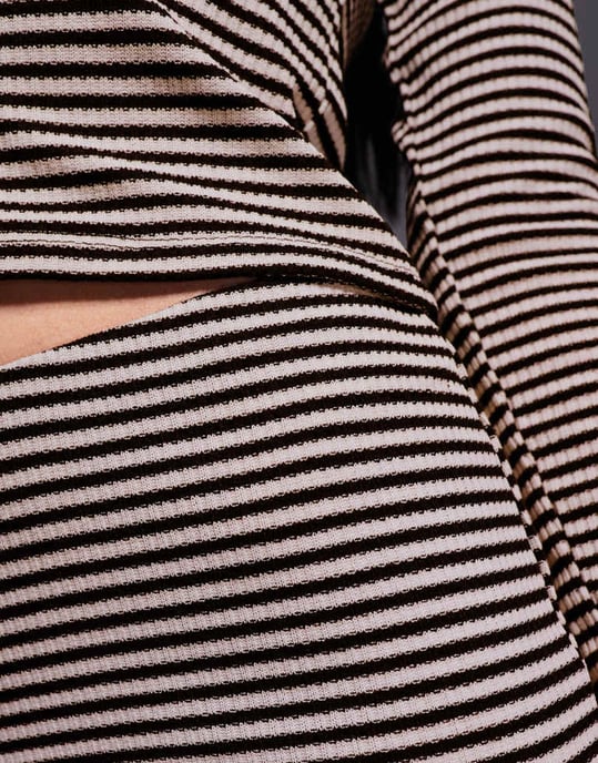 ASOS DESIGN matchande randig mini shorts i svart och vitt - Image 4