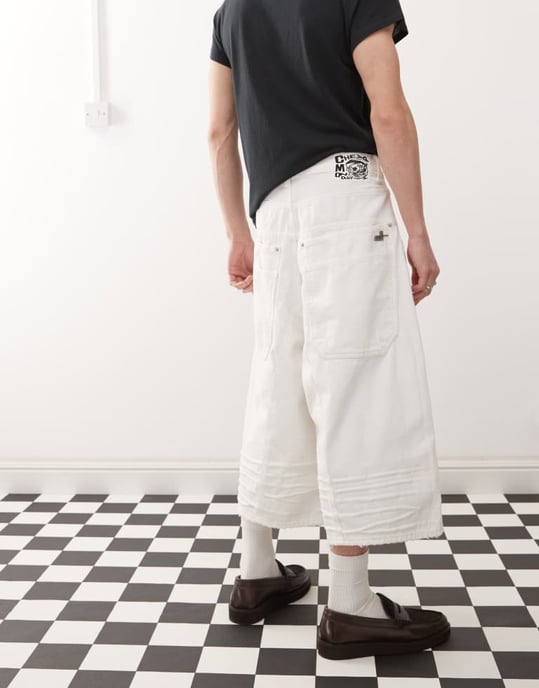 Cheap Monday x Landon Barker Dunno jorts i vitt - Image 4