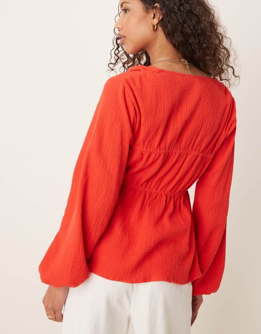 ASOS DESIGN långärmad smocktop med knäppning framtill i röd - Image 3