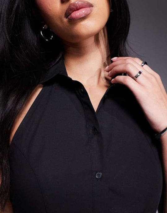ASOS DESIGN halterneck knyt bak ärmlös skjorta i svart - Image 3