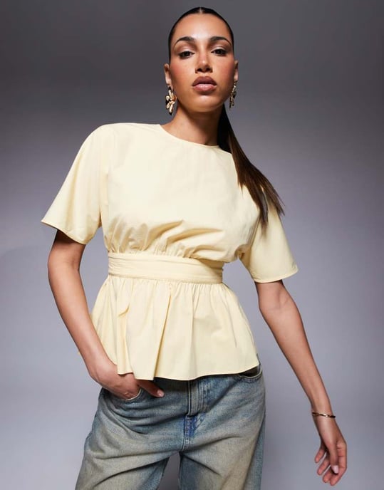 ASOS DESIGN blus med knytmidja och öppen rygg i smörmjölk - Image 2