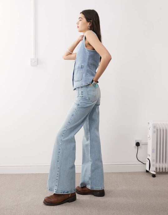 Återvunnen vintage denim 70-tals palazzojeans med fickor och knappstängning i blå tvätt - Image 3