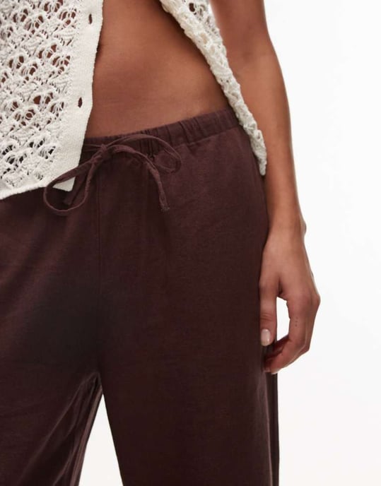 Topshop mid-rise linnebyxa i awkward längd i choklad - Image 2