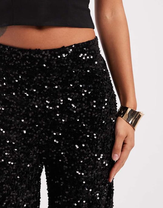 Pieces vida veloursequinsbyxor i svart - Image 2