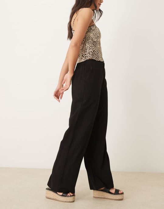 ASOS DESIGN avslappnade raka byxor i linne i svart - Image 2
