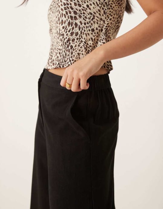 ASOS DESIGN avslappnade raka byxor i linne i svart - Image 3