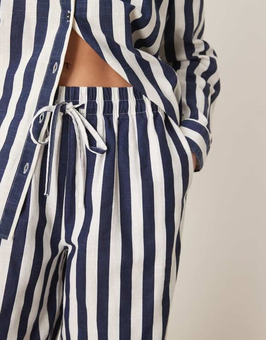 ASOS DESIGN linne-liknande byxor i navyrandig koordinerad set - Image 2