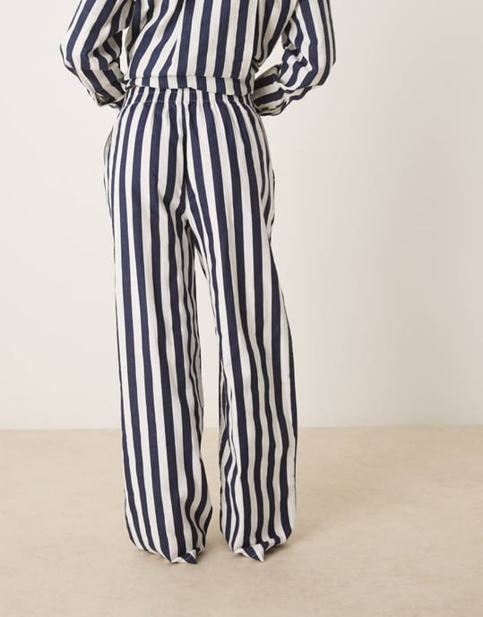 ASOS DESIGN linne-liknande byxor i navyrandig koordinerad set - Image 3