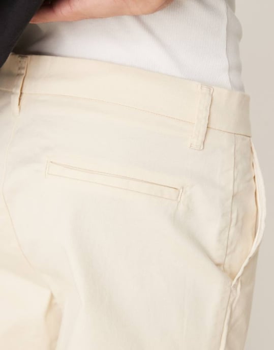 ASOS DESIGN slim flare smartbyxor i beige - Image 4