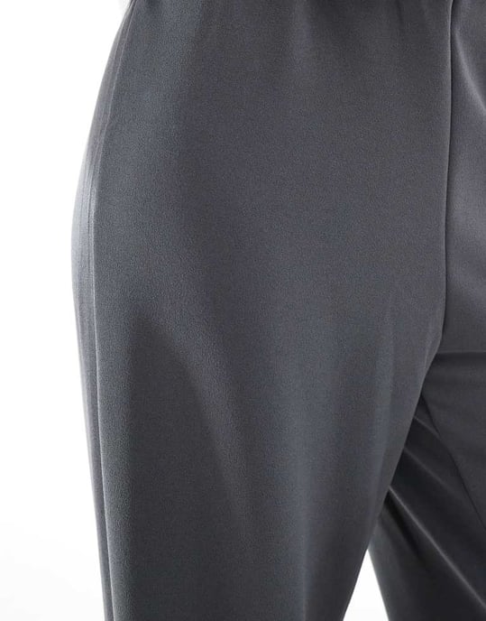 Vero Moda Höga lösa byxor i grått randigt mönster - Image 3