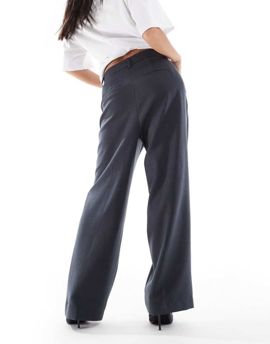 Vero Moda Petite skräddarsydd herringbone vida ben co-ord byxor i mörkgrå melange - Image 4