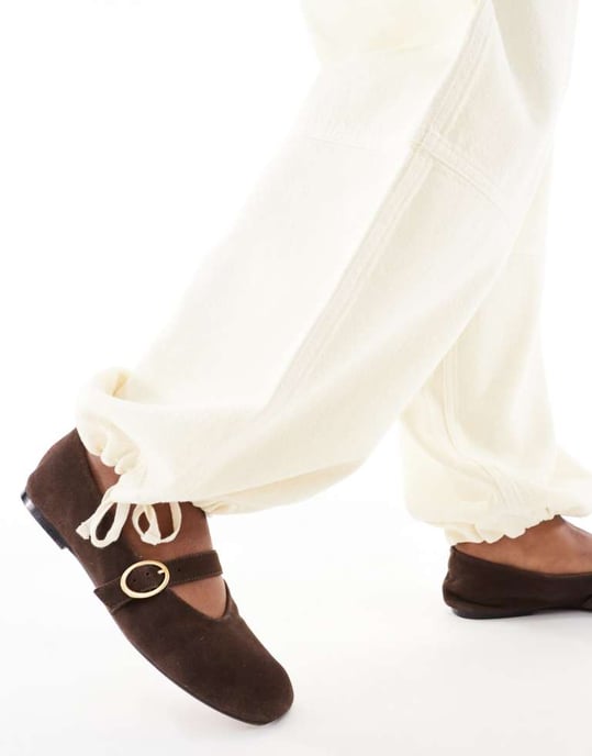 ASOS DESIGN Curve seamed pull on trousers in buttermilk - Image 3