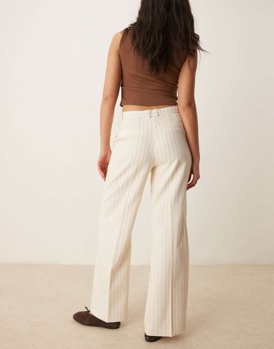 Abercrombie & Fitch high rise loose trousers in cream pinstripe - Image 3