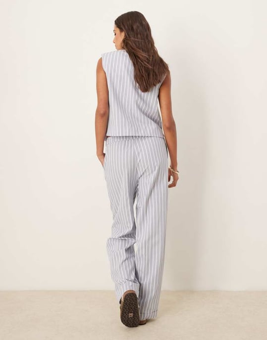 ASOS DESIGN skräddarsydda rak benbyxor med linne i blå och vit rand - Image 2