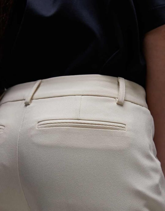 Topshop smalbenstrouser med plissering i gräddfärg - Image 4
